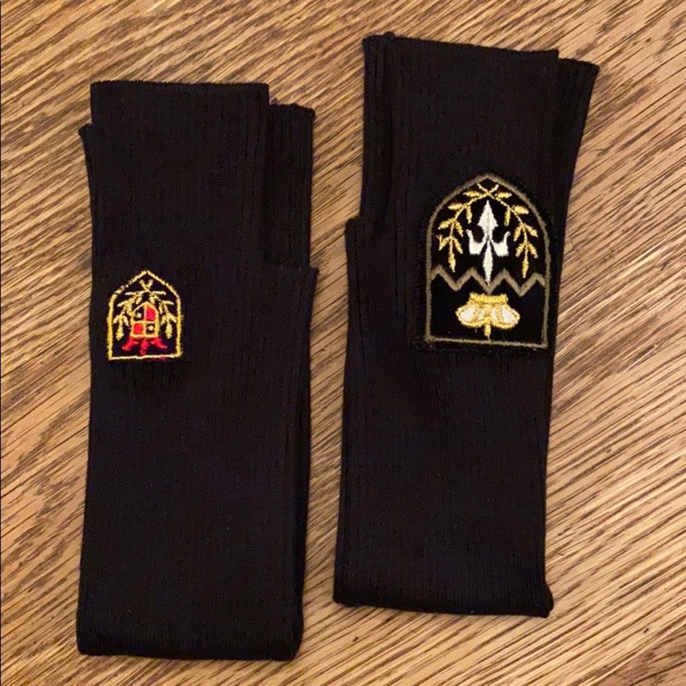Long black fingerless gloves w/ crown crest